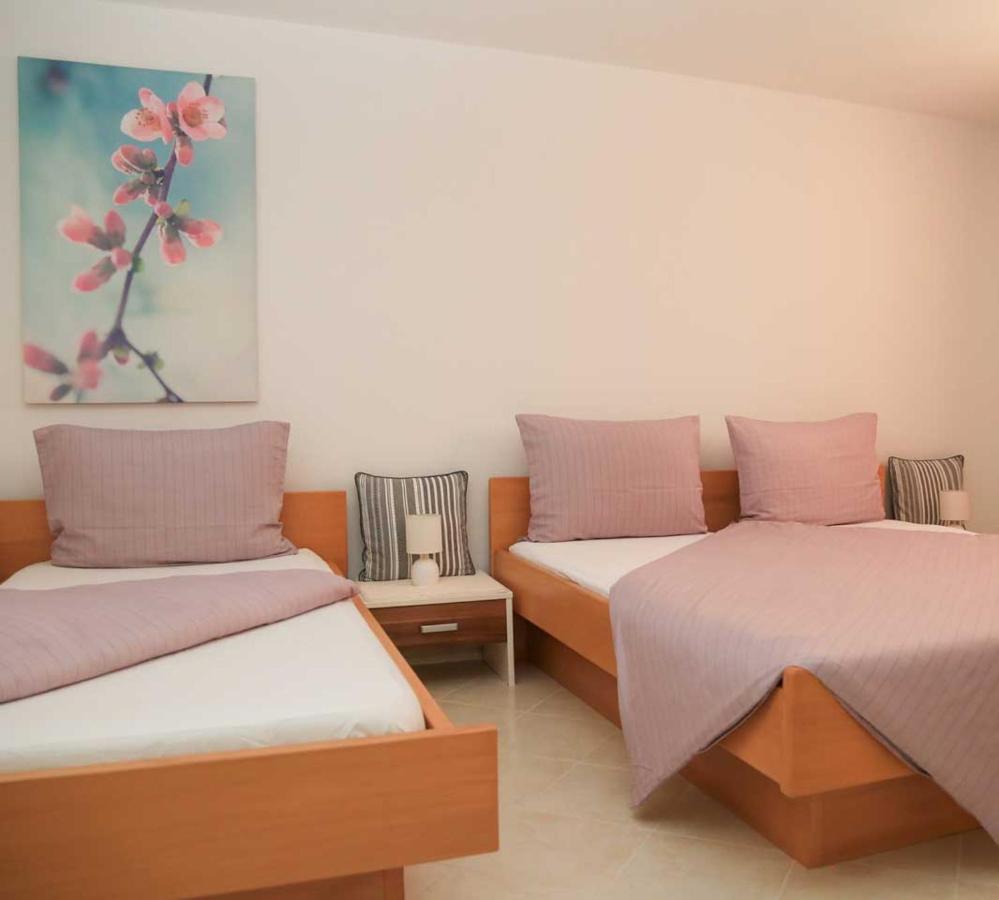 Adrian-Apartments-51511-Malinska-Otok-Krk Primorska 21 Buitenkant foto