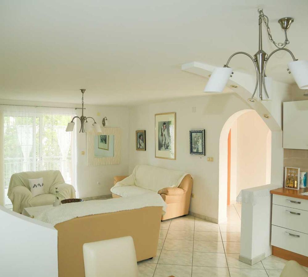 Adrian-Apartments-51511-Malinska-Otok-Krk Primorska 21 Buitenkant foto