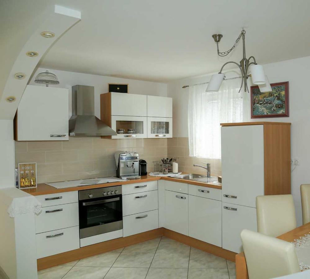 Adrian-Apartments-51511-Malinska-Otok-Krk Primorska 21 Buitenkant foto