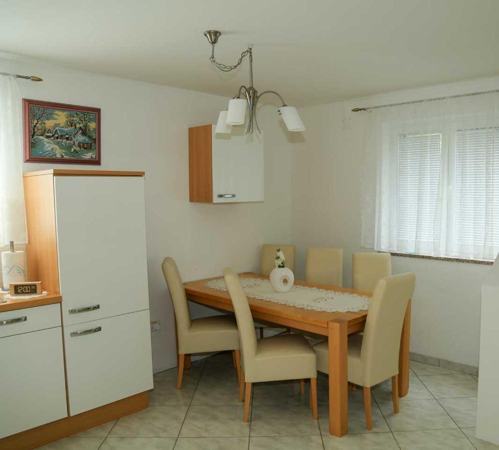 Adrian-Apartments-51511-Malinska-Otok-Krk Primorska 21 Buitenkant foto
