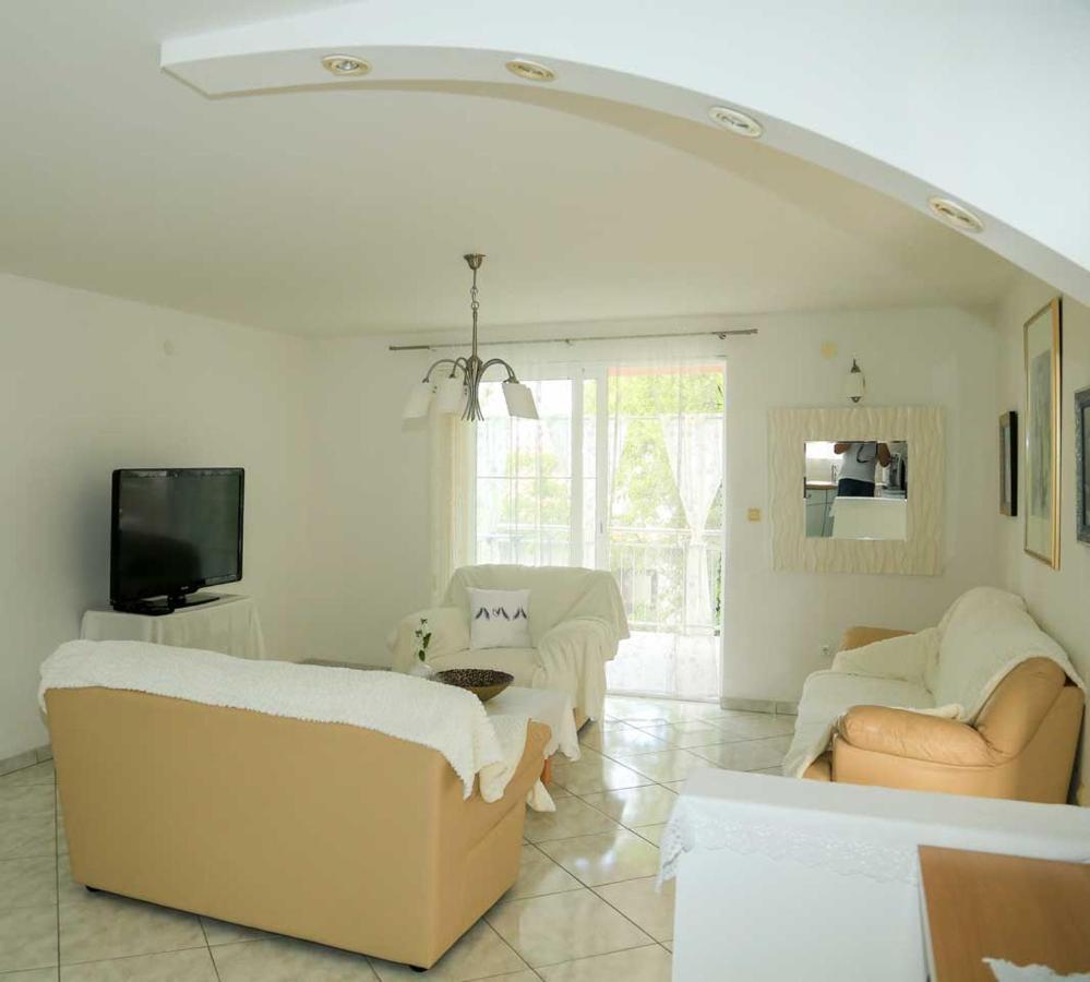 Adrian-Apartments-51511-Malinska-Otok-Krk Primorska 21 Buitenkant foto